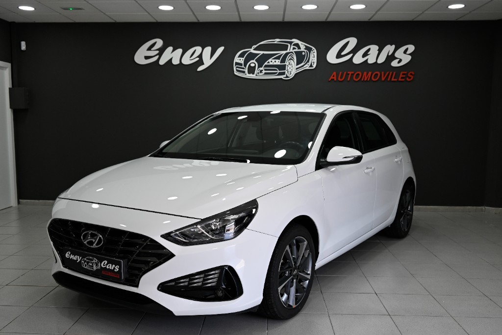 ---- HYUNDAI I30 1.5 DPI 110cv KLASS ---- DESDE 214€ AL MES