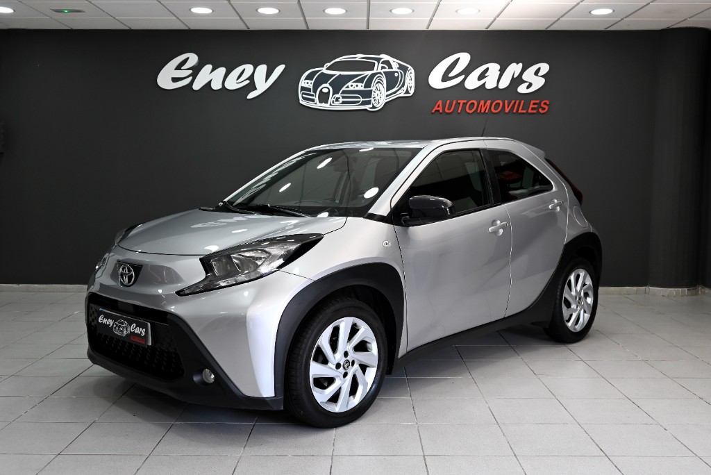 ---- AYGO X CROSS VVTI 72CV ---- DESDE 186€ AL MES 